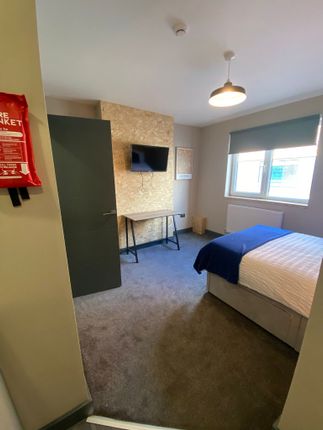 Room to rent in Room 2, Victoria Road, Netherfield, Nottingham