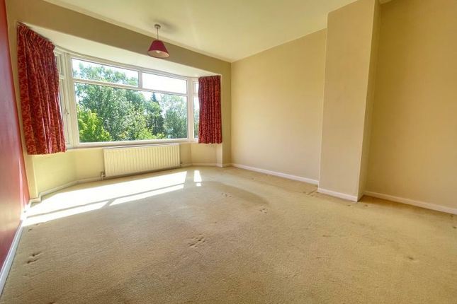 464, Spen Lane, Leeds photo 5