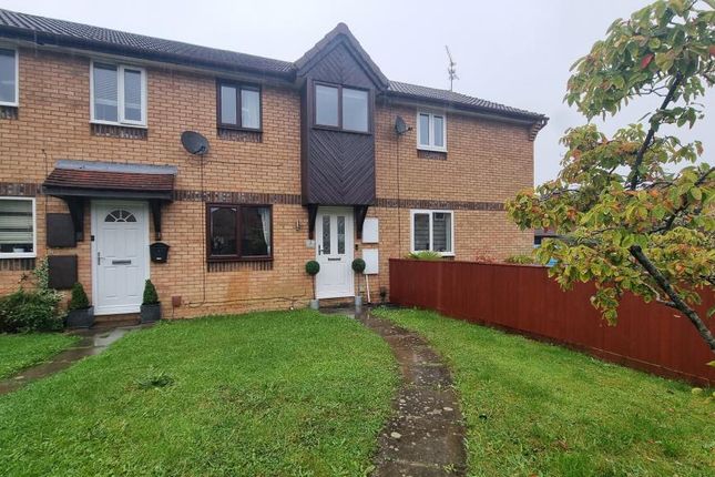 Thumbnail Terraced house to rent in Mortimer Close, Shaw