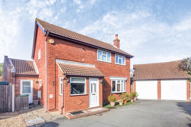 Thumbnail Detached house for sale in Sewards End, Wickford