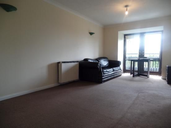 Flat to rent in West Quay Drive, Hayes