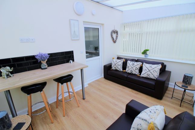 Room to rent in Woodlands Road, Doncaster