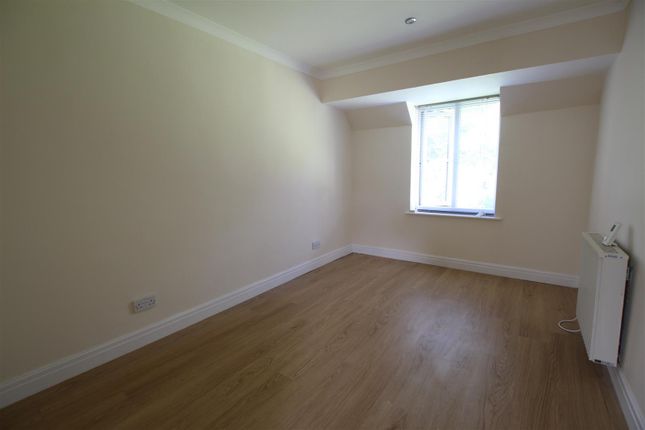 74, All Hallows Road, Beverley photo 4