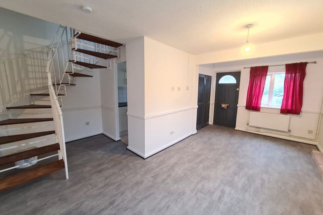 52 Blackthorn Drive, Leicester photo 2