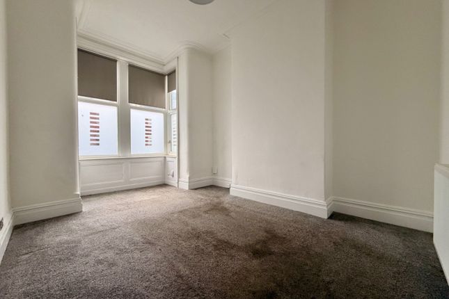 9, Holmfield Road, Blackpool photo 2