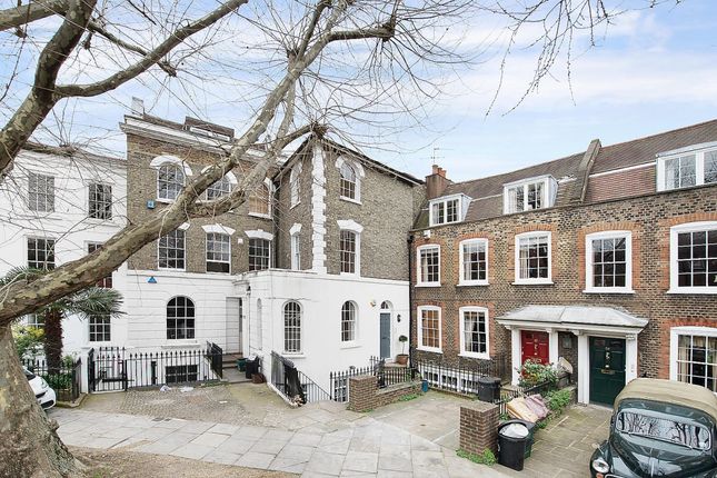 Terraced house to rent in Colebrooke Row, London