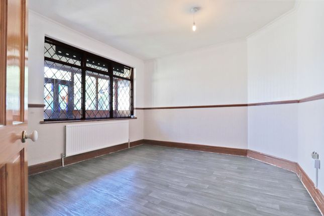 88 Eastern Avenue, Southend-On-Sea photo 4