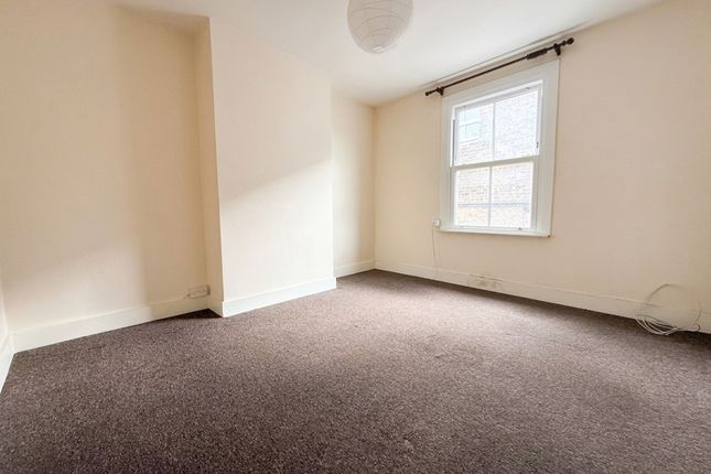 14a The Green, West Drayton photo 2