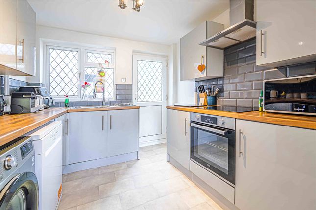 19, Church Close, Studham photo 4