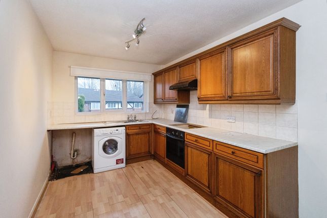 35, Old Oak Drive, Lancashire photo 4