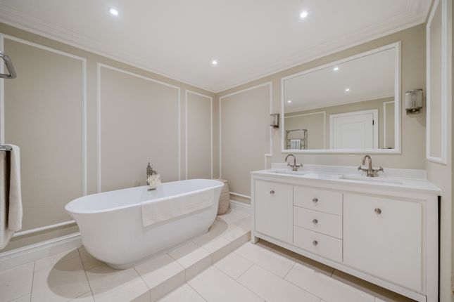 Brookmead, Warbrook Lane, Eversley photo 4