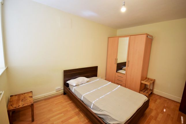 Birchwood Avenue Hatfield Hertfordshire Al10 3 Bedroom