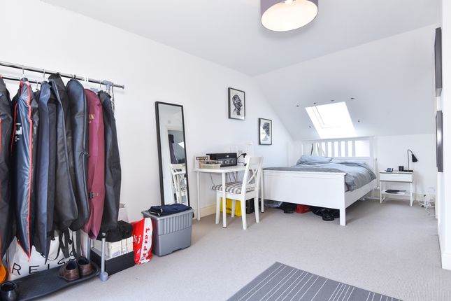 6, Grove Road, London photo 3
