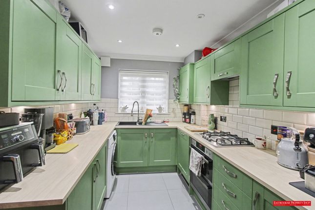15, Woodacres Way, Hailsham photo 2