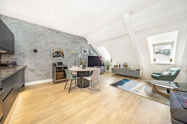 Flat to rent in Maidstone Buildings Mews, London