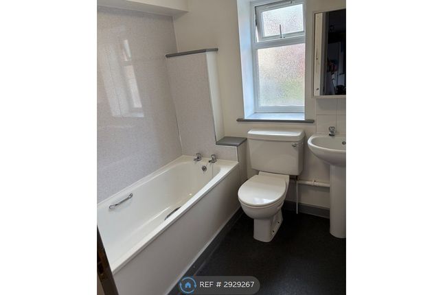 Flat, Westfield Road, Yeovil photo 2