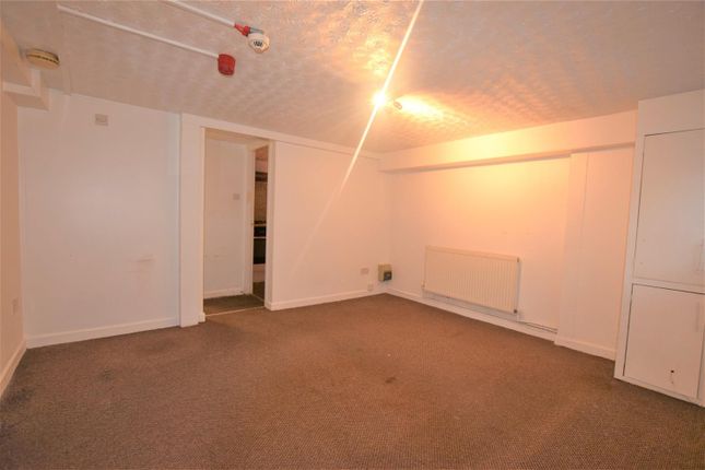 Flat to rent in Clarendon Road, Manchester