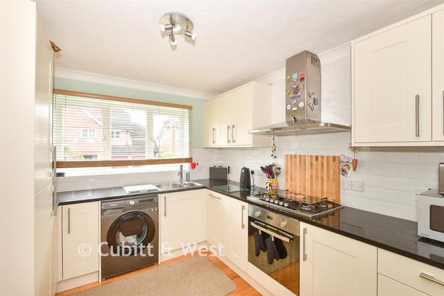 17, Richmond Way, East Grinstead photo 2