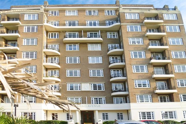 Flat to rent in 4 Grand Avenue, Hove, East Sussex