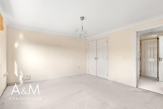 New North Road, Hainault photo 4