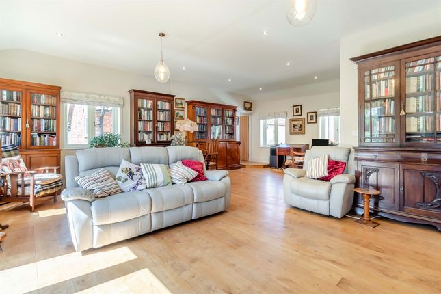 Manor Cottage, Bungay Road, Beccles photo 4