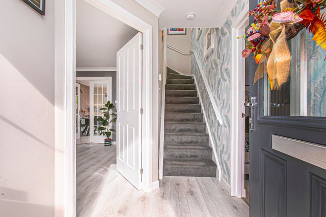 51, Vorlich Way, Dunfermline photo 3