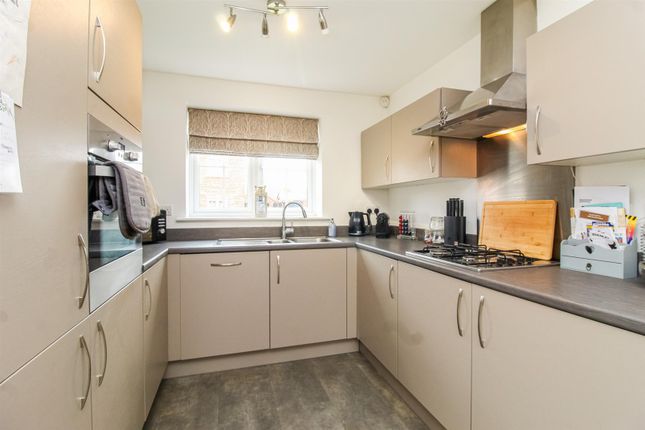 2, Clarke Hall Court, Wakefield photo 2