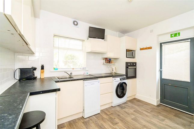 83, Hill Lane, Hampshire photo 2