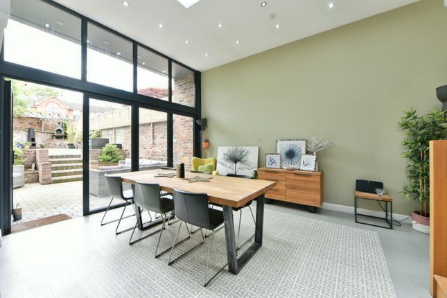 16, Rookfield Avenue, Sale photo 2