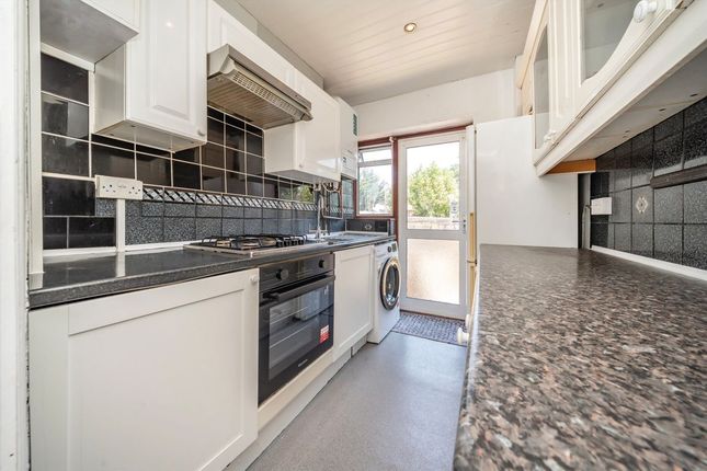38, Riverdene, Edgware photo 3