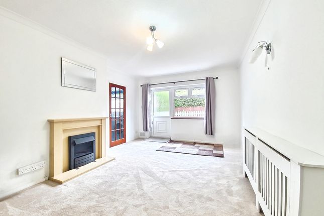 5, Deepdale Close, Burton-on-Trent photo 3