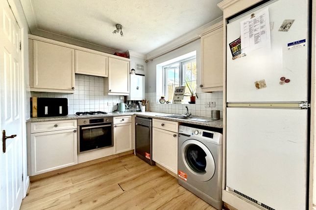 53, Leatherhead Road, Chessington photo 3