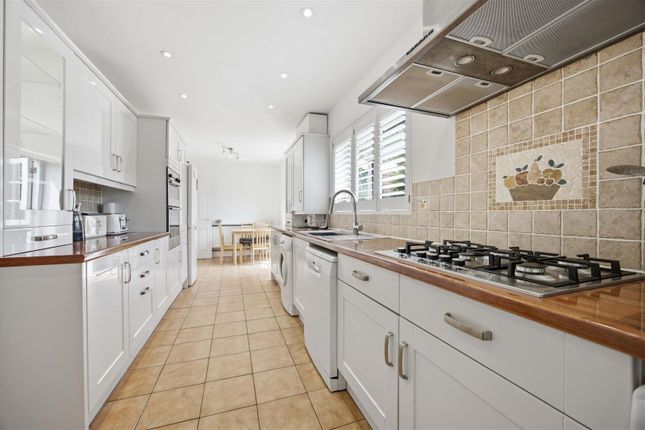 30, Ashwood Avenue, Hillingdon photo 3