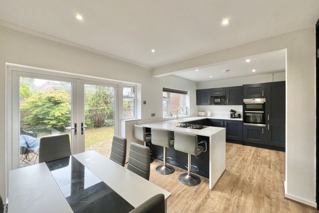 3, Radway Close, Cleveleys photo 2