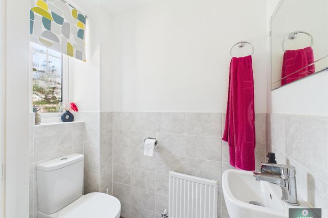 36, Foxglove Drive, Crawley photo 5