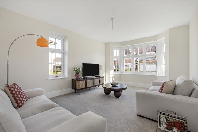 10, Skylark Way, Sawston photo 2