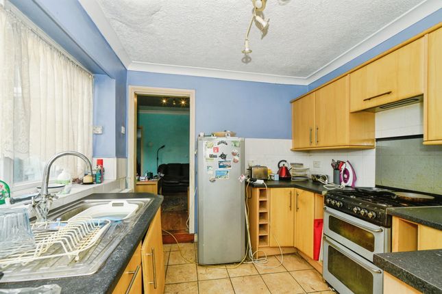 33, Swindon Road, SWINDON photo 3