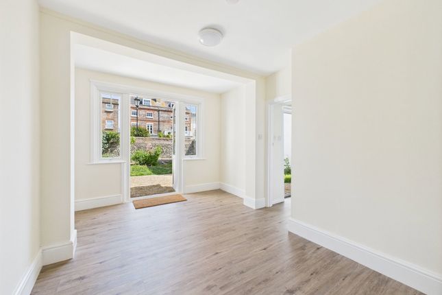 7, Norfolk Place, Littlehampton photo 3