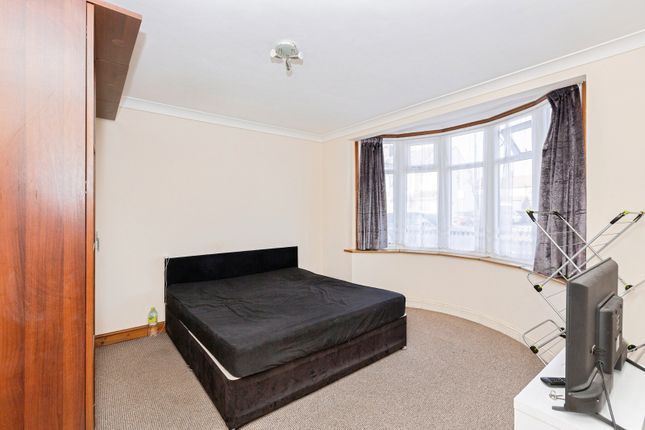 26, Loxford Lane, Ilford photo 2