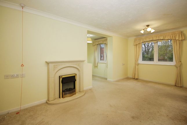Apartment 21, Montgomery Court, Coventry Road, Warwick photo 3