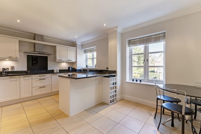 4 Evergreen, Cross Road, Ascot photo 2
