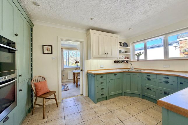 2, Harts Way, Lymington photo 4
