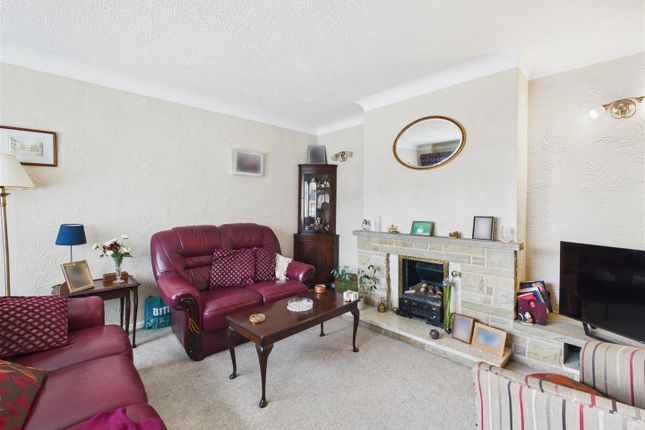 64, Highfields Road, Dronfield photo 3