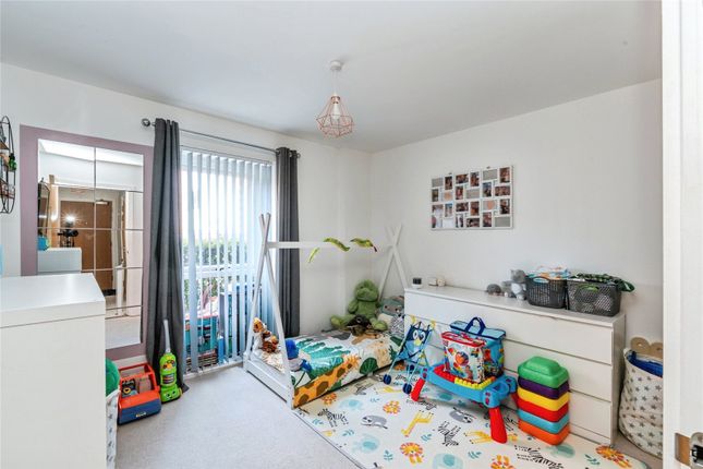 4 Arcadia,, John Thornycroft Road, Hampshire photo 5
