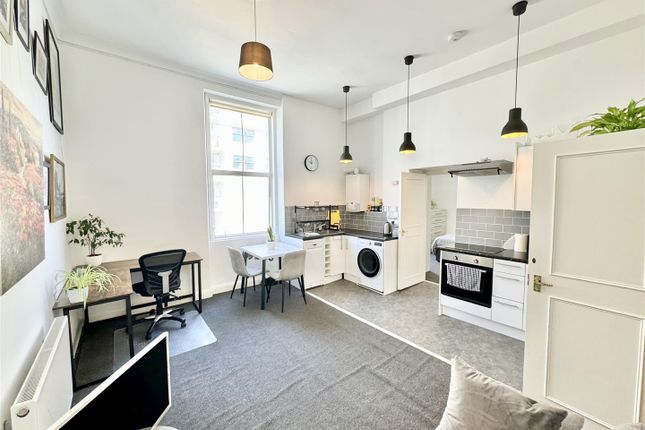 Flat 18, Ashley Court, Terrace Road, St. Leonards-On-Sea photo 2
