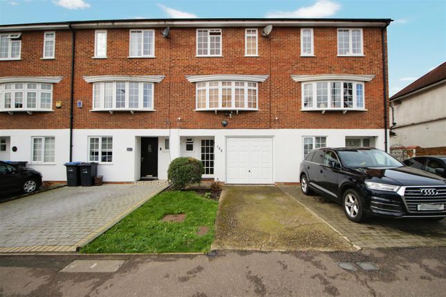 Thumbnail Terraced house for sale in Hoppers Road, London
