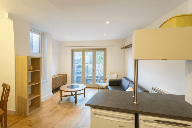 Call Us To View This 3 Bedroom On Jennings Road, Se22