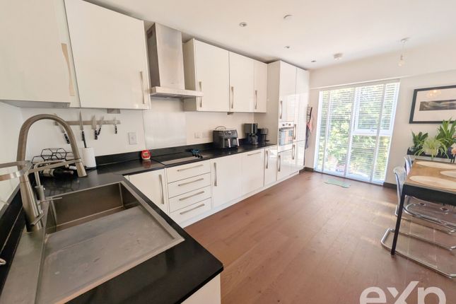 42,Amphion Place, Rosalind Drive, Maidstone photo 3