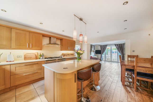 3, Vicarage Road, Surrey photo 3