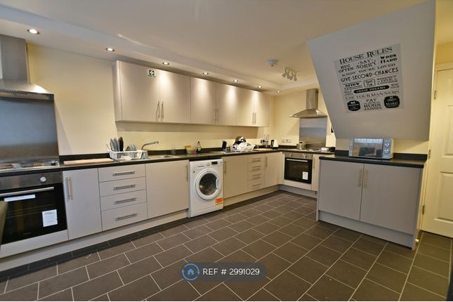 Oldham Road, Failsworth, Manchester photo 5